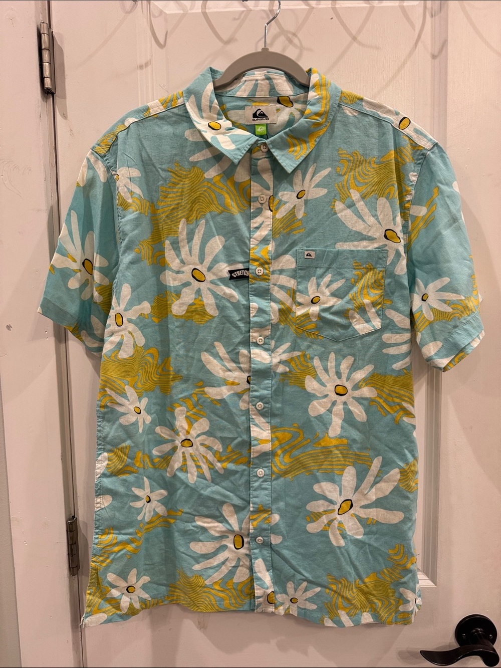 Quiksilver Aqua Trippy Floral SS Button-Up Hawaiian Shirt Beach Wear Summer